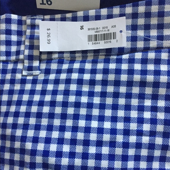 NWT Old Navy Size 16 7 Inch Blue Gingham Shorts - Picture 2 of 3